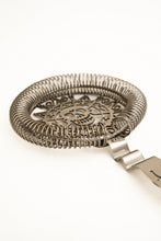 Afbeelding in Gallery-weergave laden, Hawthorne Strainer - Skull or Scorpion