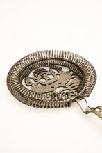 Afbeelding in Gallery-weergave laden, Hawthorne Strainer - Skull or Scorpion