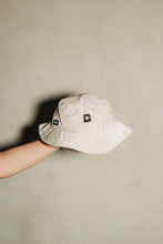 Afbeelding in Gallery-weergave laden, Official Brussels Bar Show Merch - Bucket Hat
