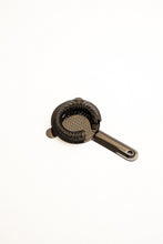 Afbeelding in Gallery-weergave laden, Hawthorne Strainer - Classic
